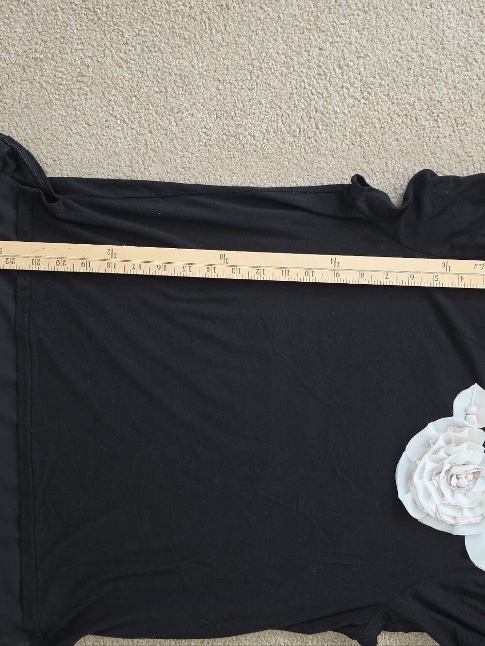White House Black Market 3D Floral Embellished Tee Size M - Picture 6 of 10